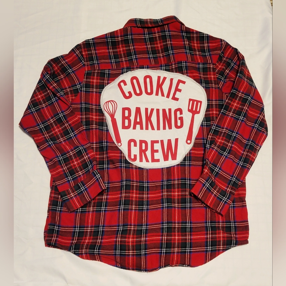 UPCYCLED REMADE REFASHIONED Red Plaid Cookie Baking Crew Shirt SZ LARGE - Picture 4 of 5